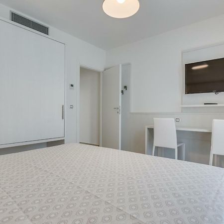 Apartaments Suites Ambassador كاوْرلي المظهر الخارجي الصورة