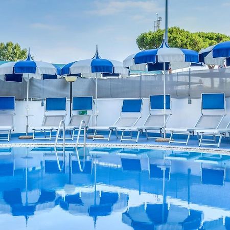 Apartaments Suites Ambassador كاوْرلي المظهر الخارجي الصورة