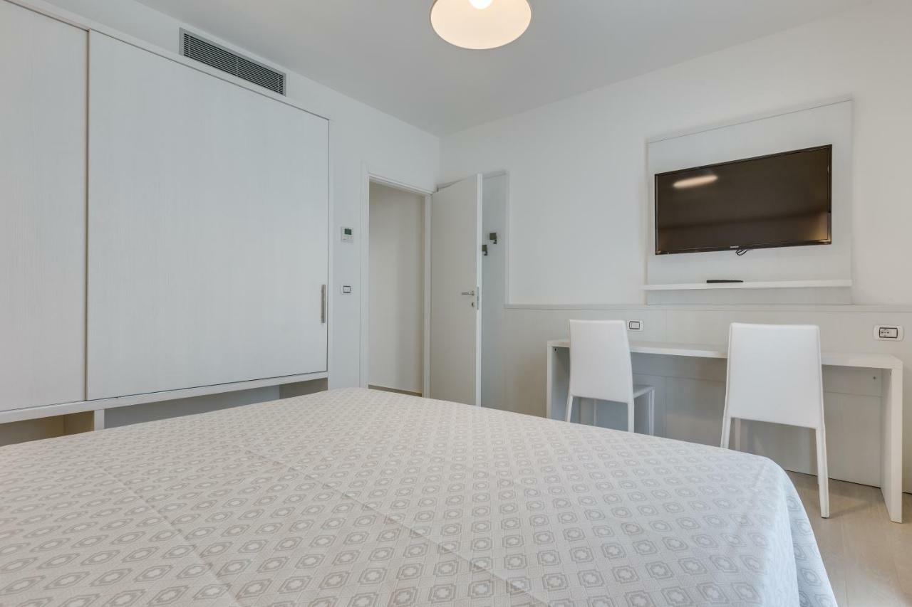 Apartaments Suites Ambassador كاوْرلي المظهر الخارجي الصورة