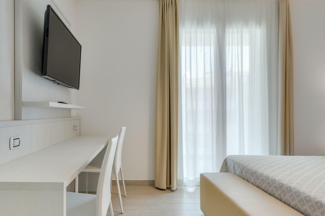 Apartaments Suites Ambassador كاوْرلي المظهر الخارجي الصورة