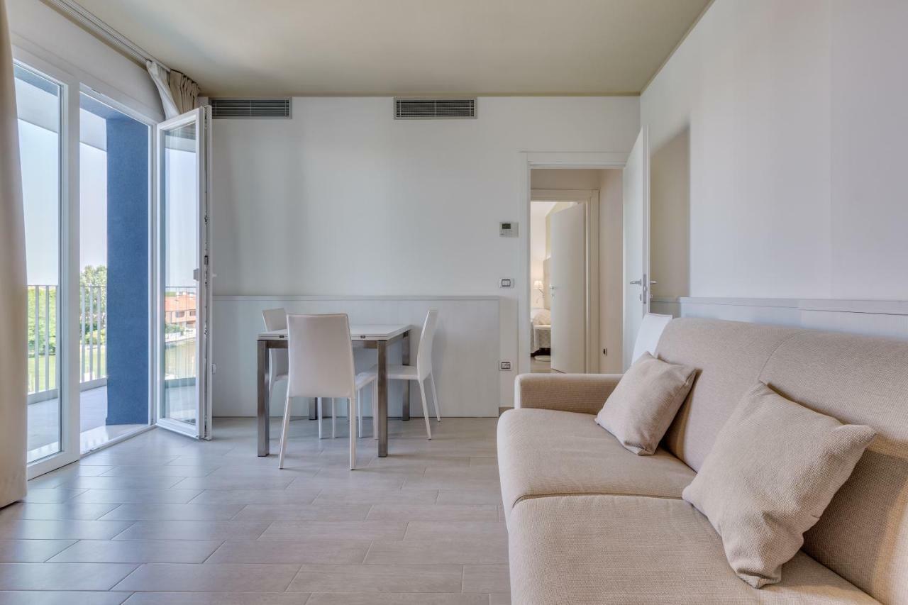 Apartaments Suites Ambassador كاوْرلي المظهر الخارجي الصورة