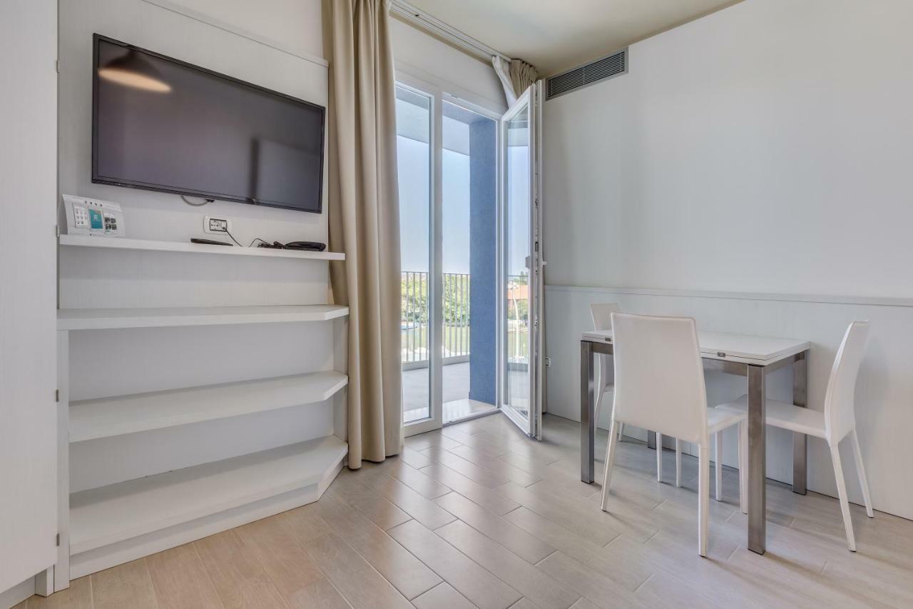 Apartaments Suites Ambassador كاوْرلي المظهر الخارجي الصورة