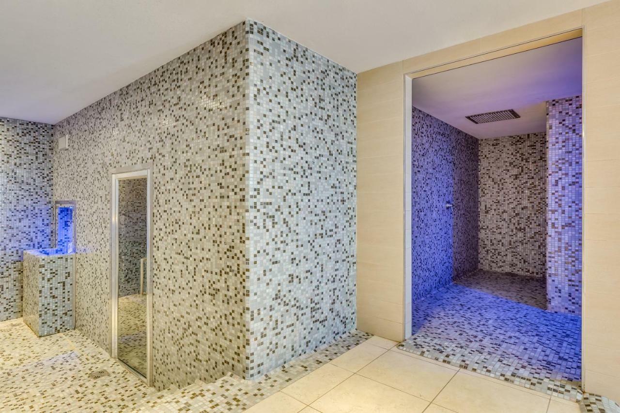 Apartaments Suites Ambassador كاوْرلي المظهر الخارجي الصورة