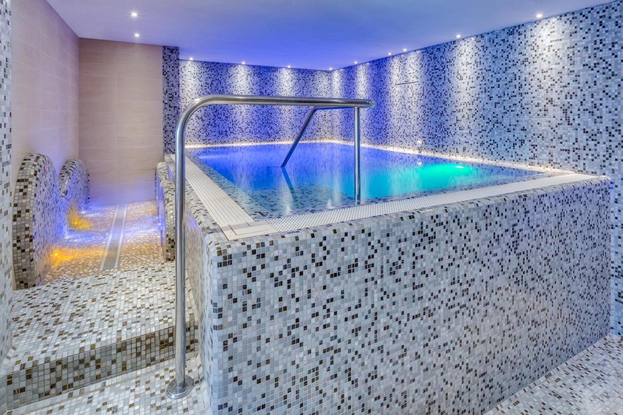 Apartaments Suites Ambassador كاوْرلي المظهر الخارجي الصورة